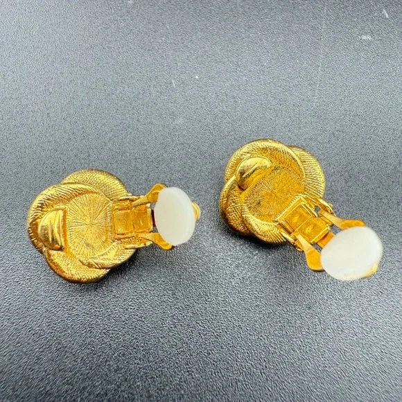 Gold Tone Clip On Earrings Faux Pearl Twisted Design Classic Elegant - Picture 2 of 4